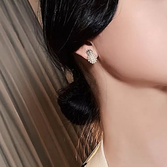 Pineapple 🍍 Earrings - Picture 4 of 7